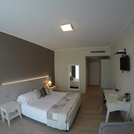 Hotell Tullio Gravedona
