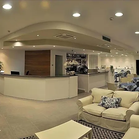 Tullio Otel